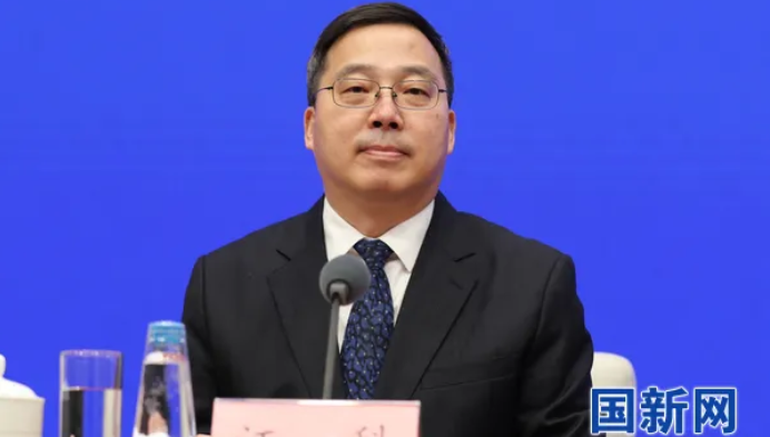 民法典明確多數業(yè)主同意即可，住建部：推動老舊小區(qū)加裝電梯，探索“物業(yè)+養(yǎng)老”新模式(圖1)