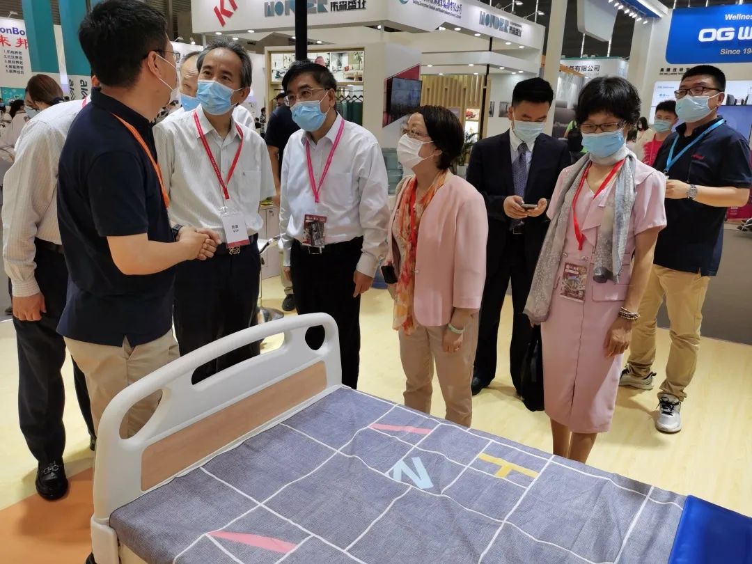 智慧養(yǎng)老，“智”在何處？上海市政協(xié)人資環(huán)建委開展專題考察(圖2)